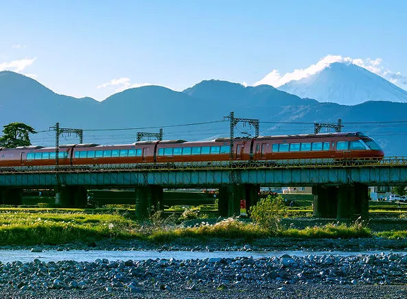 Odakyu Romancecar Guide 2026: How to Book Observation Deck & Best Scenic Routes to Hakone